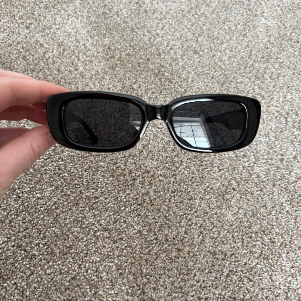 Black Plastic Y2K Square Sunglasses - Picture 3 of 7